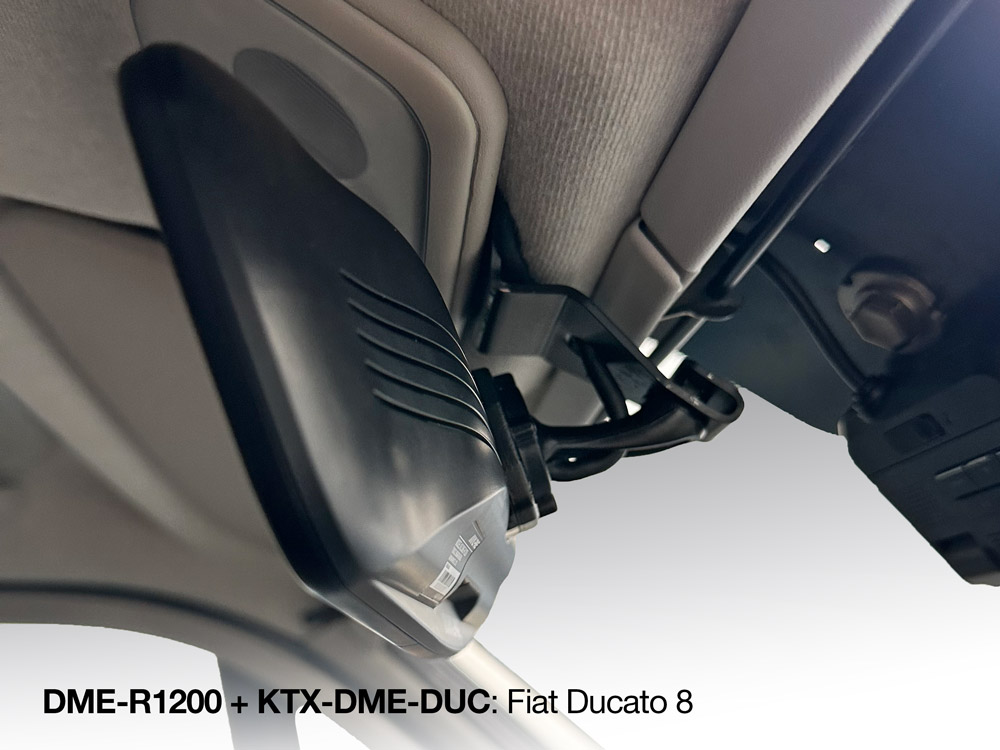 KTX-DME-DUC_DME-R1200-Digital-Mirror-in-a-Fiat-Ducato-installed-side