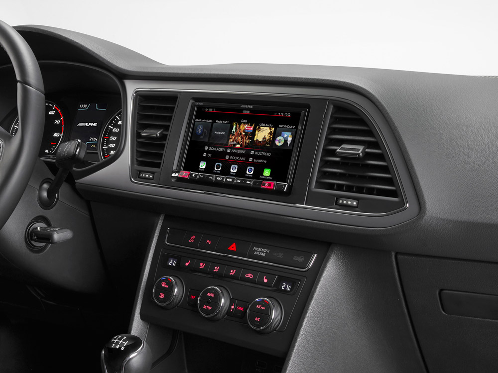 Alpine-iLX-702Leon-2