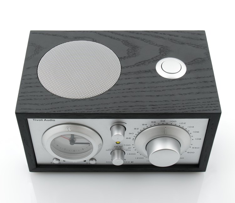s_ModelThreeBT_Black_Silver_Top