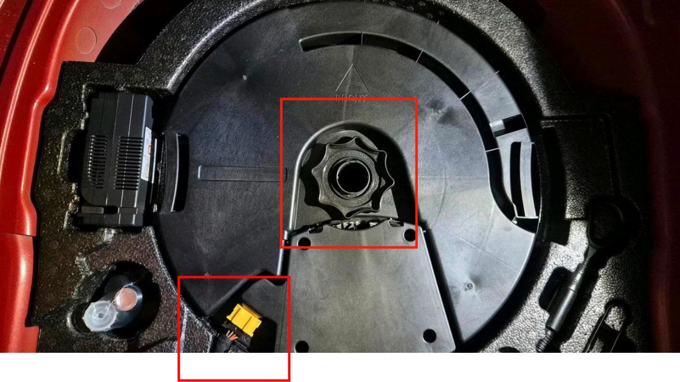 Original Beats Subwoofer in der Reserveradmulde